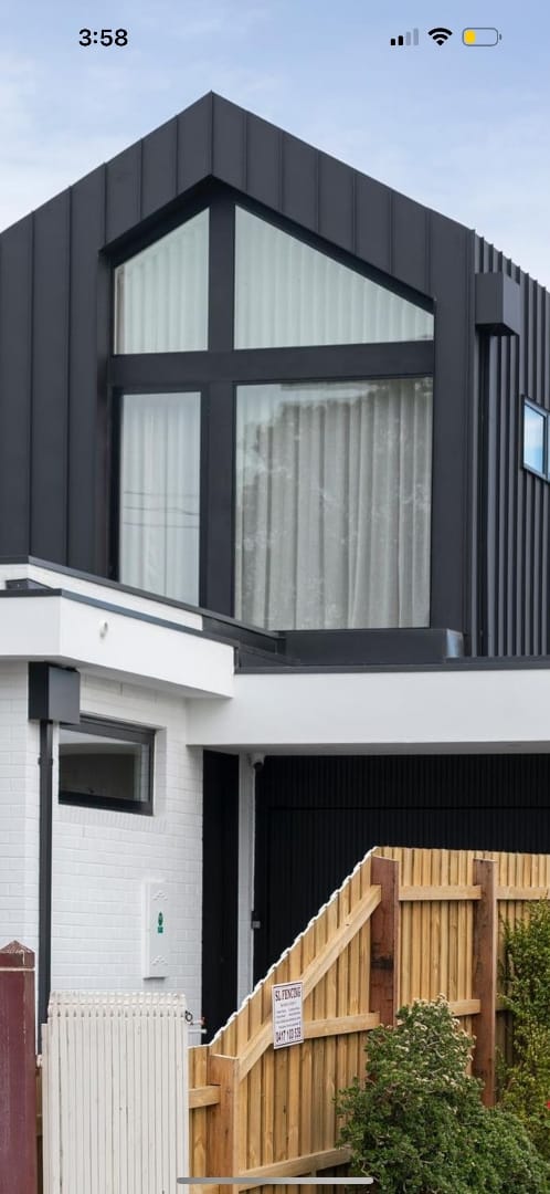 Blinds installed in Officer